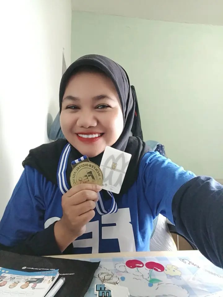 Putri Sariana meraih Top Creator FEB Agency 2025